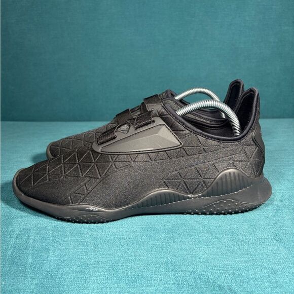 Size 9.5 - Men’s PUMA Mostro LDN black shoes - Picture 1 of 9